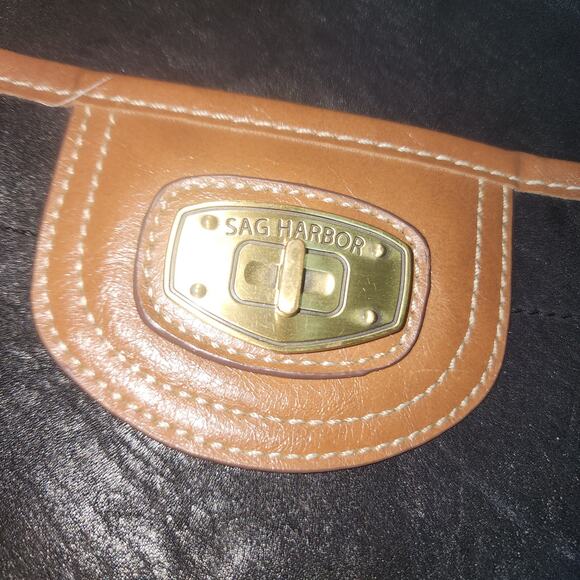 SAG HARBOR GUC FAUX LEATHER CROSSBODY BAG - Picture 3 of 12